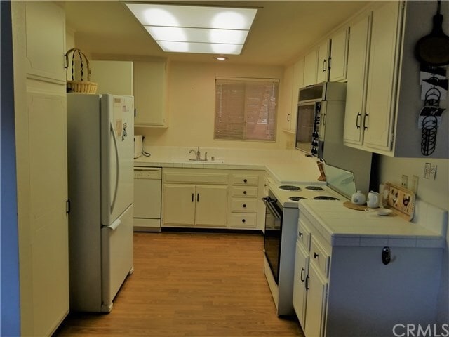 Building Photo - 3033 Via Vista