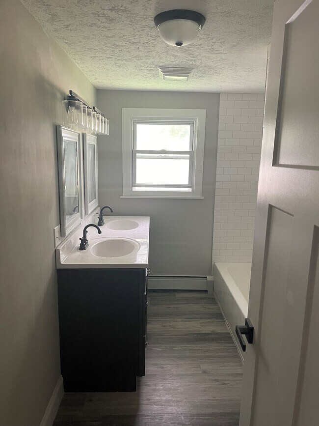 Building Photo - 24 Brooks Rd