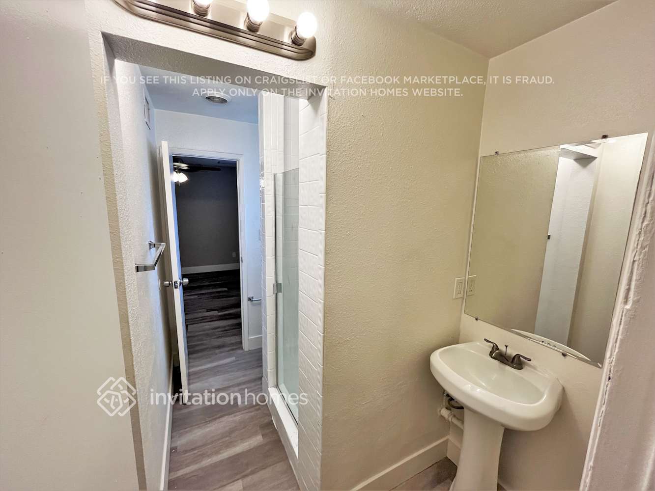 Building Photo - 7005 N 76th Dr
