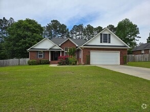 Building Photo - Split floor plan, just minutes from SHAW AFB