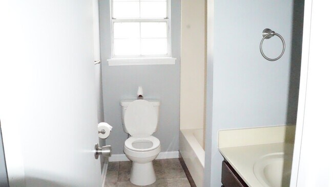 Building Photo - Cute Home in Great Area of Oak Grove