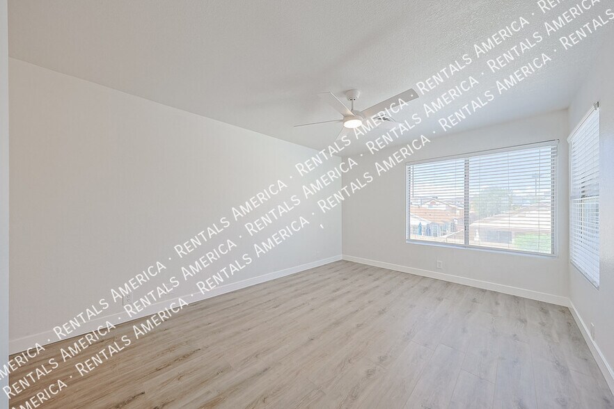 Building Photo - 4018 W Camino Vivaz