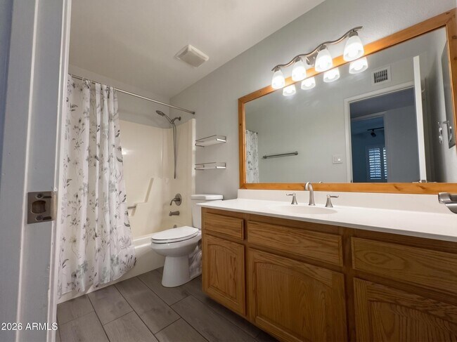Building Photo - 4222 E Winnetka Dr