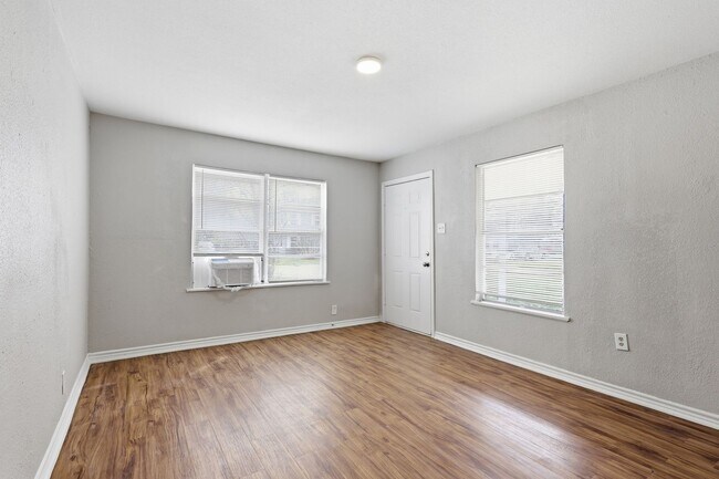 Building Photo - 1114 1st Ave N