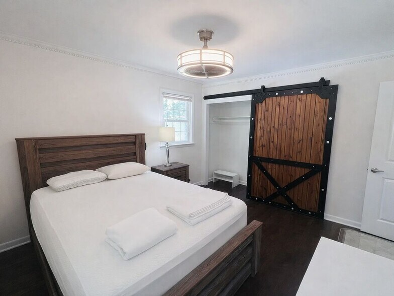 Building Photo - 2124 Zelda Dr NE