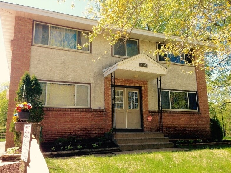 Primary Photo - 5751 Quincy St