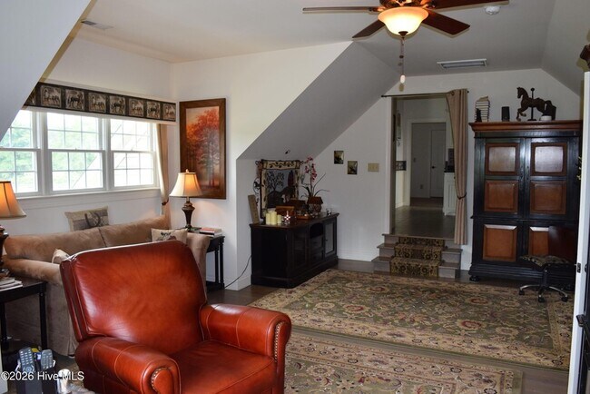 Building Photo - 245 Blue Valley Rd