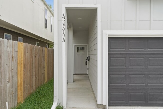 Building Photo - 4354 Clover St