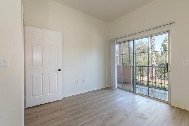 Building Photo - 12946 Valleyheart Dr