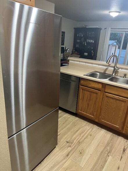 Building Photo - 2030 Brookhurst St