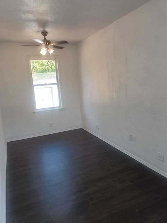 Building Photo - 6409 Cox Ave