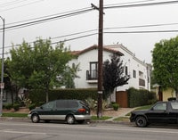 Building Photo - 3 Bedroom 2 Bathroom Apartment