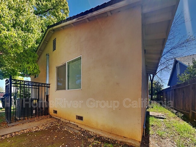 Building Photo - 3887 14th Ave