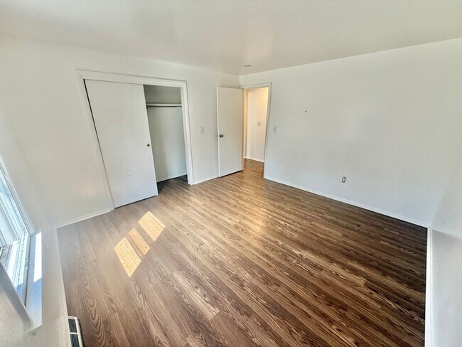 Building Photo - 11 Hamilton Pl
