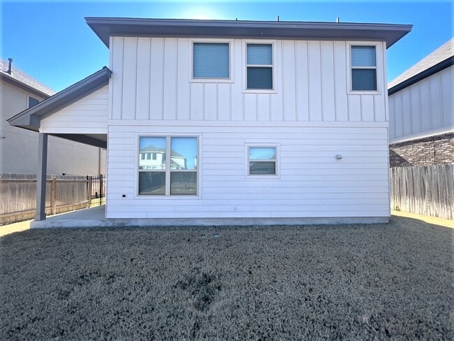 Building Photo - 153 Pine Island Ln