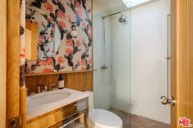 Building Photo - 2640 Clyde Ave