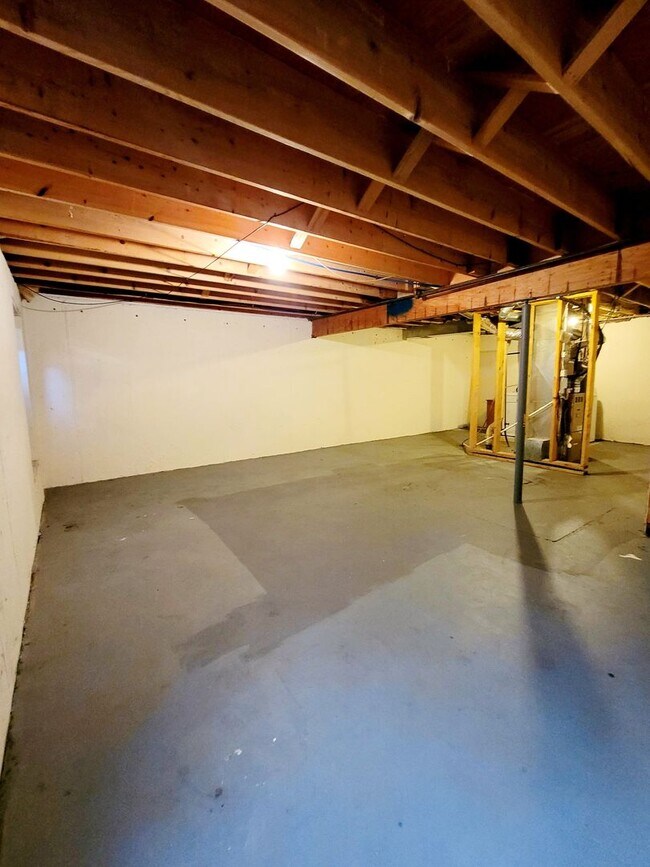 Building Photo - 2510 Hamlet Ln