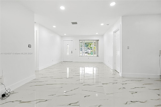 Building Photo - 1465 NW 192nd Ter