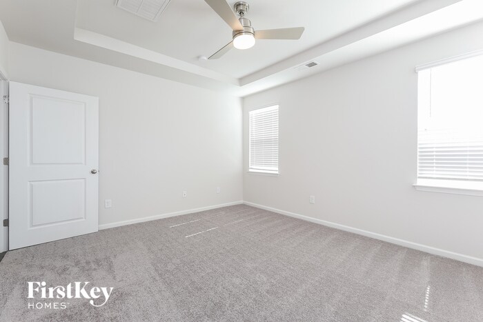 Building Photo - 403 Stonefence Dr
