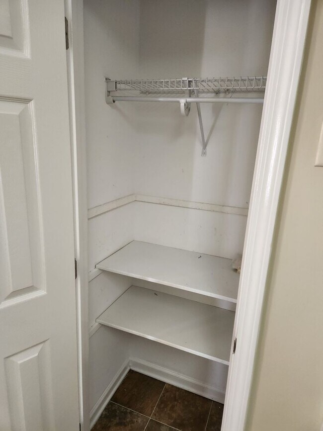 Building Photo - 9841 Lenox Ln