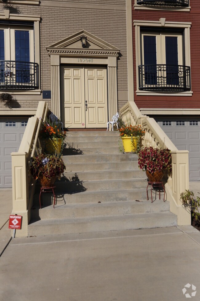 16W580 Bluff Rd 16W580 Bluff Rd Willowbrook IL 60527 Apartment Finder