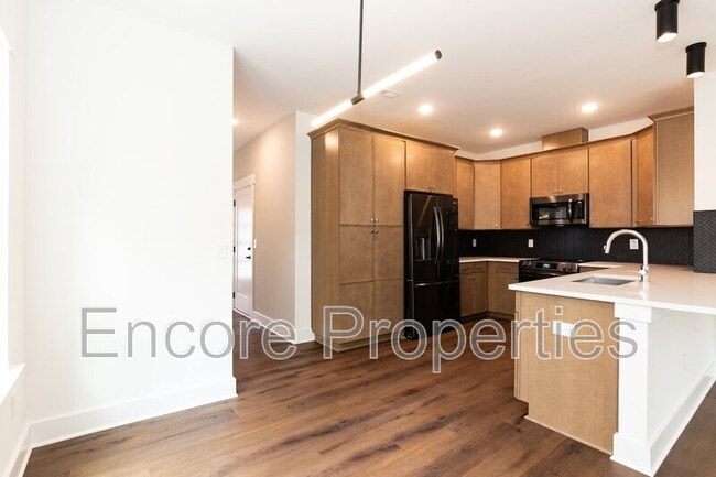 Building Photo - 1406 Gearwood Ave