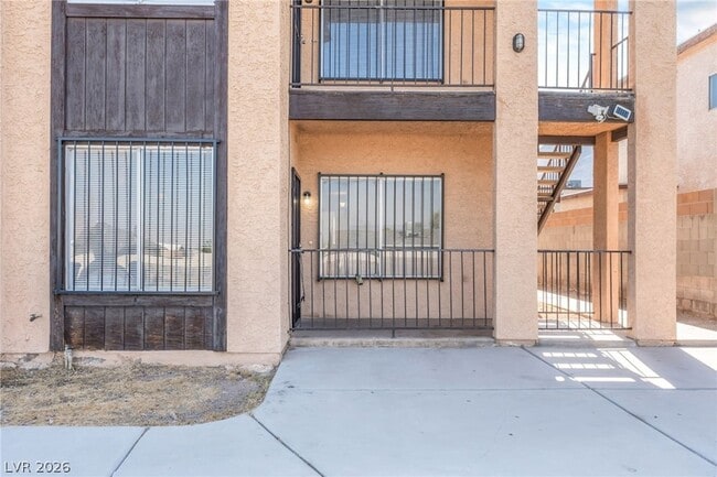 Building Photo - 2257 Exeter Dr