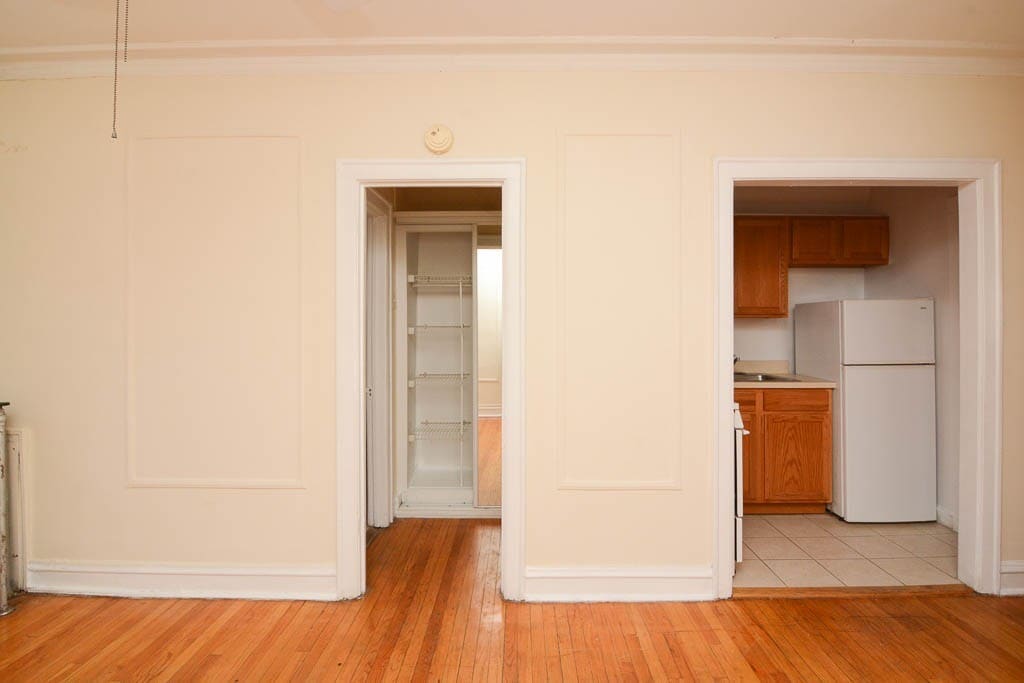 Building Photo - 1169 N Dearborn St