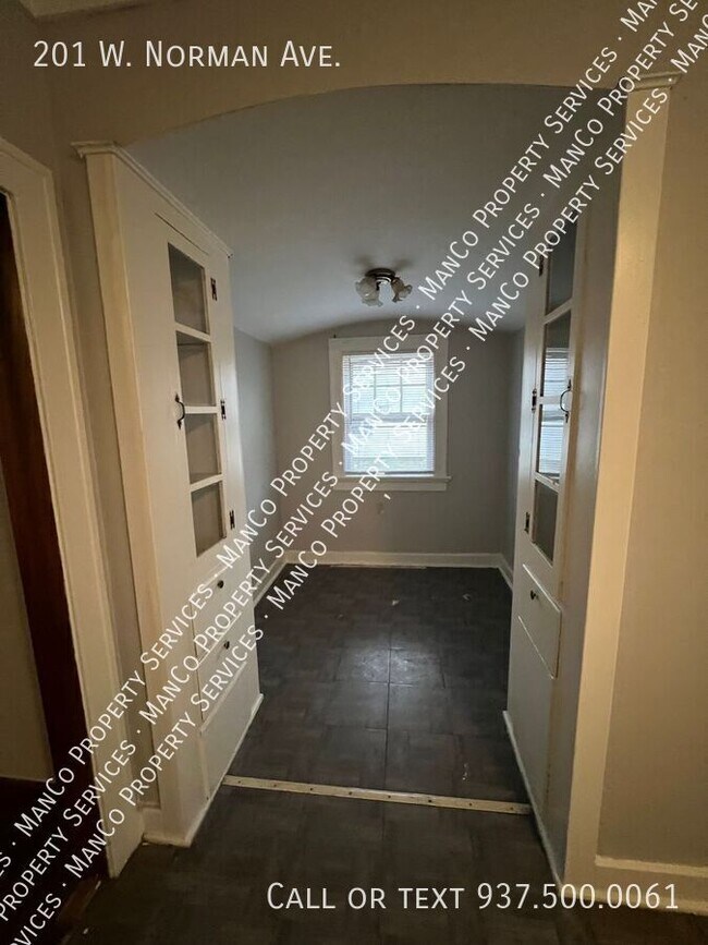 Building Photo - 201 W Norman Ave