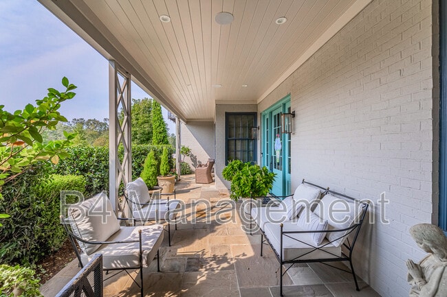 Building Photo - 103 Alester Square