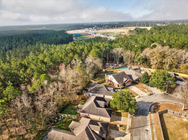 Building Photo - 10277 English Manor Dr