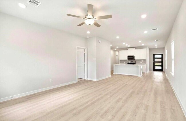 Building Photo - 32915 Silver Mdw Wy