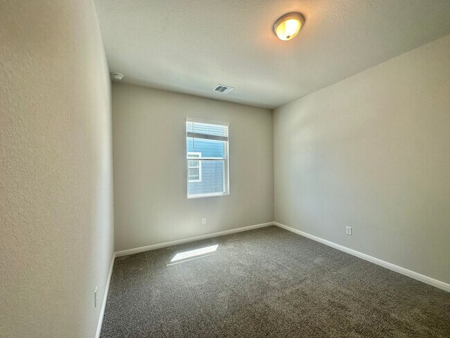 Building Photo - 3 Bed 2Bath in Taylor Tx