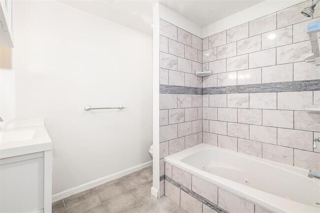 Building Photo - 5384 56th Ave N