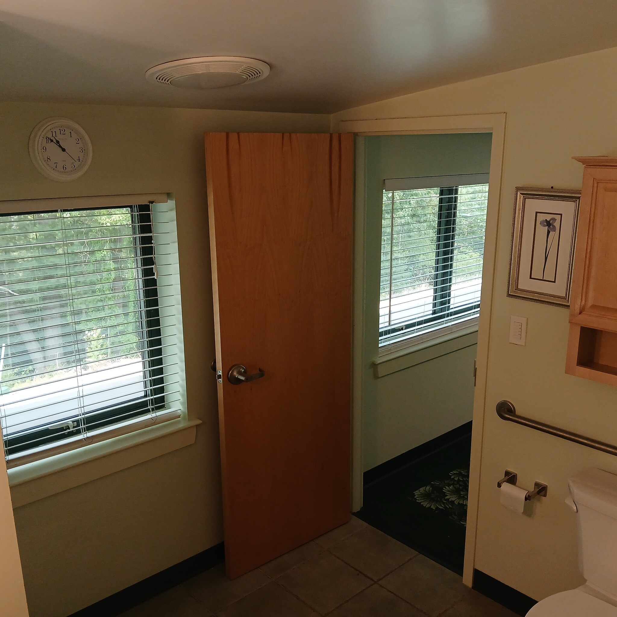 Building Photo - 55 US Route 1 Byp