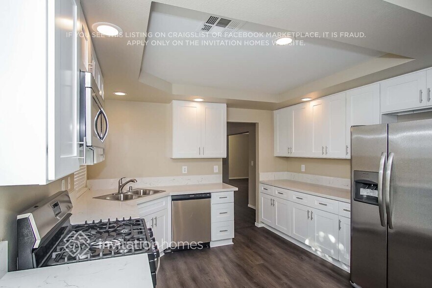 Building Photo - 2873 Aliso Dr