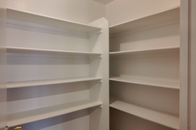 Building Photo - Modern Comfort with Pool & Spa in The Lakes – Solar Equipped Home