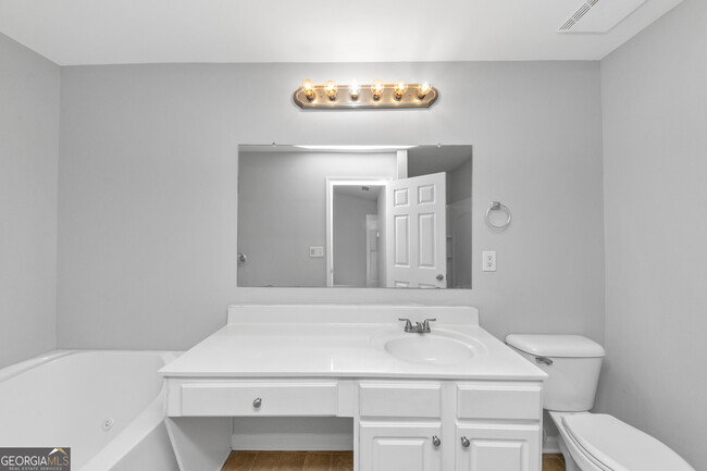 Building Photo - 735 Crestwell Cir