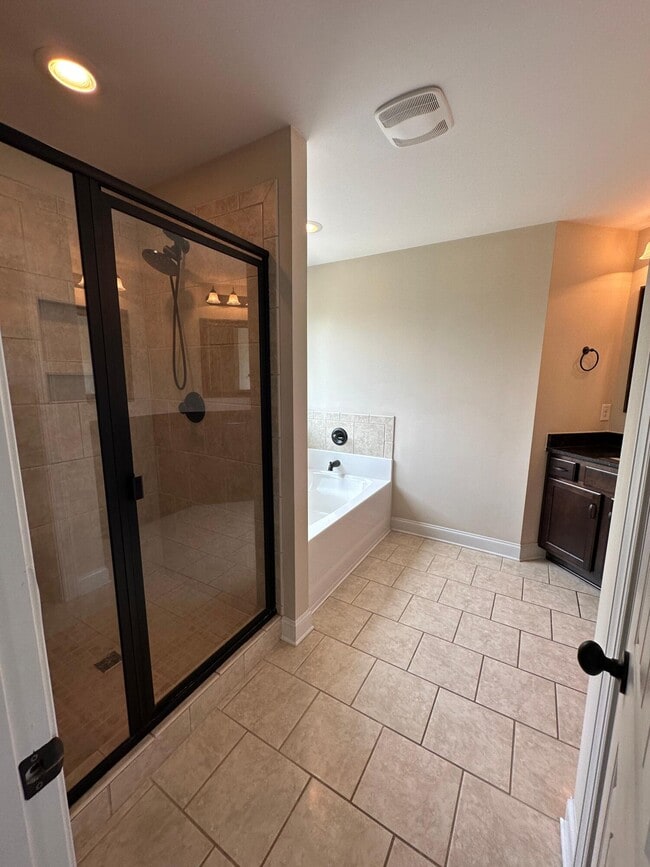 Building Photo - 1731 Edenburg Way