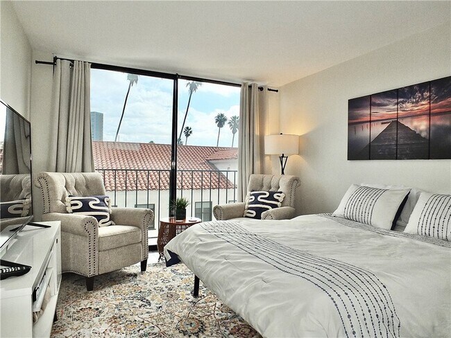 Building Photo - 2601 E Ocean Blvd