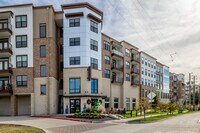 Building Photo - Maple