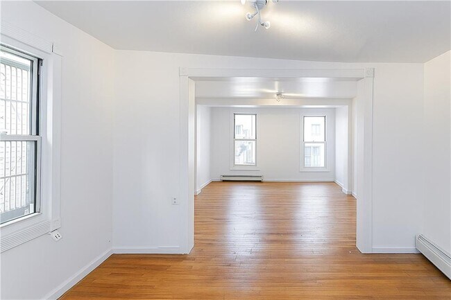 Building Photo - 434 39th St
