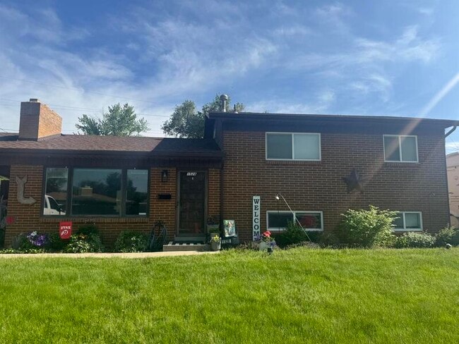 Building Photo - 1528 Dawn Dr