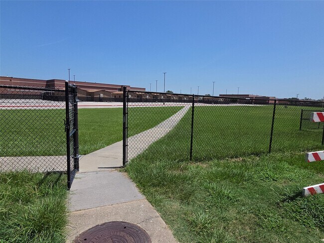 Building Photo - 3031 Lockeridge Village Dr