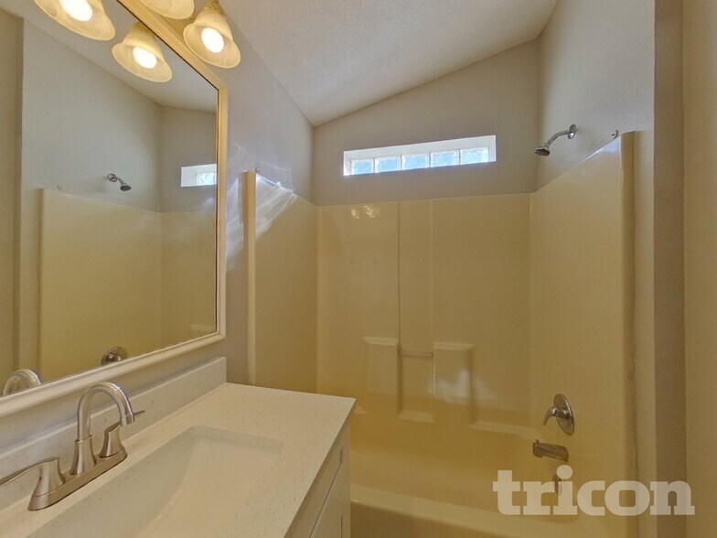 Building Photo - 2412 Cedarfield Ln