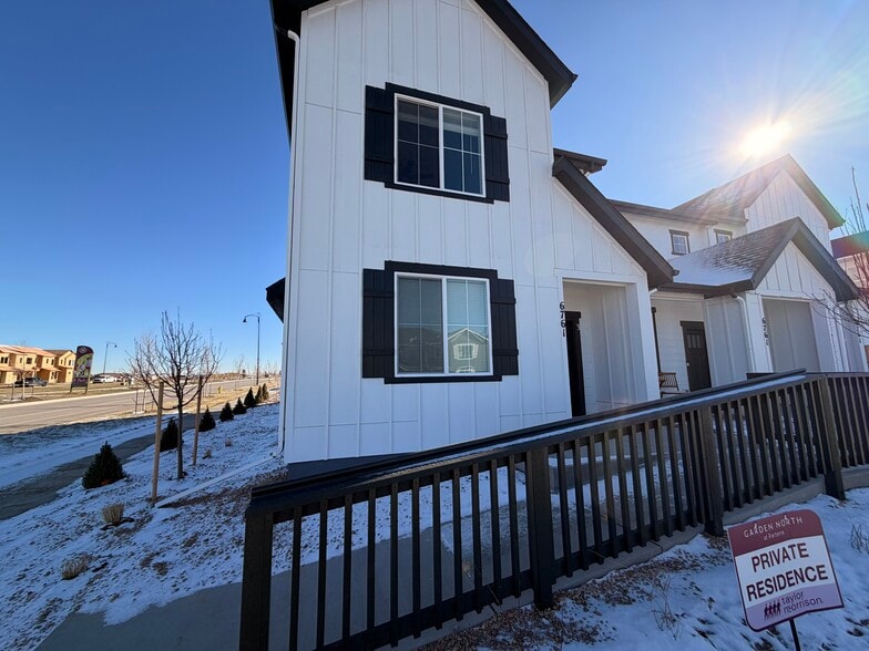 Building Photo - 6761 E 148th Dr