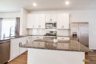 Building Photo - 324 Kenai Dr