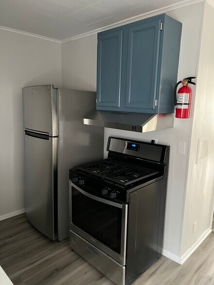 Eat-in-Kitchen - 22 Albany St