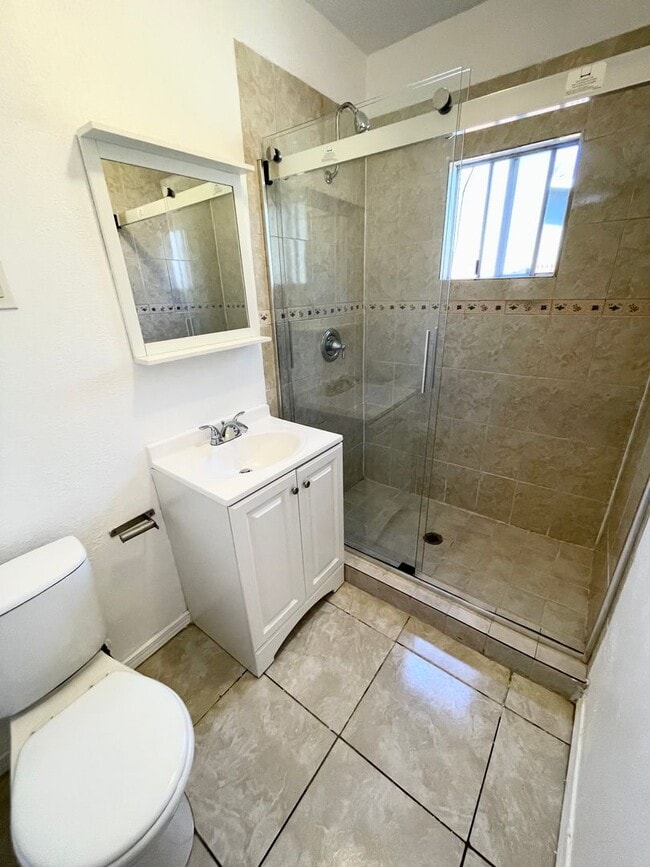 Building Photo - 3659 6th Ave