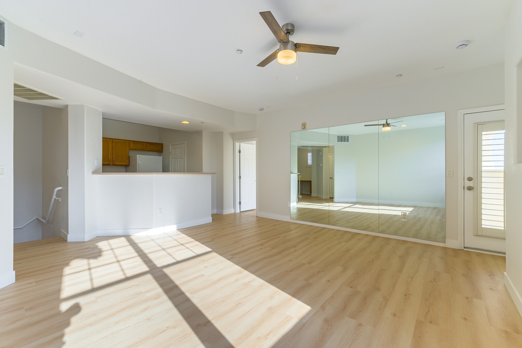 Building Photo - 5855 Valley Dr